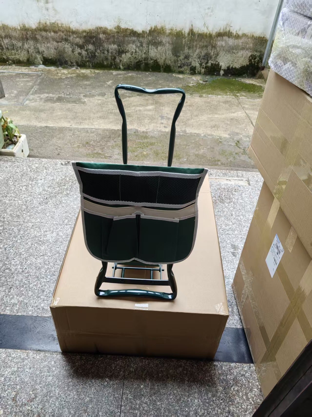 Foldable Gardening Kneeling Stool with Tool Bag