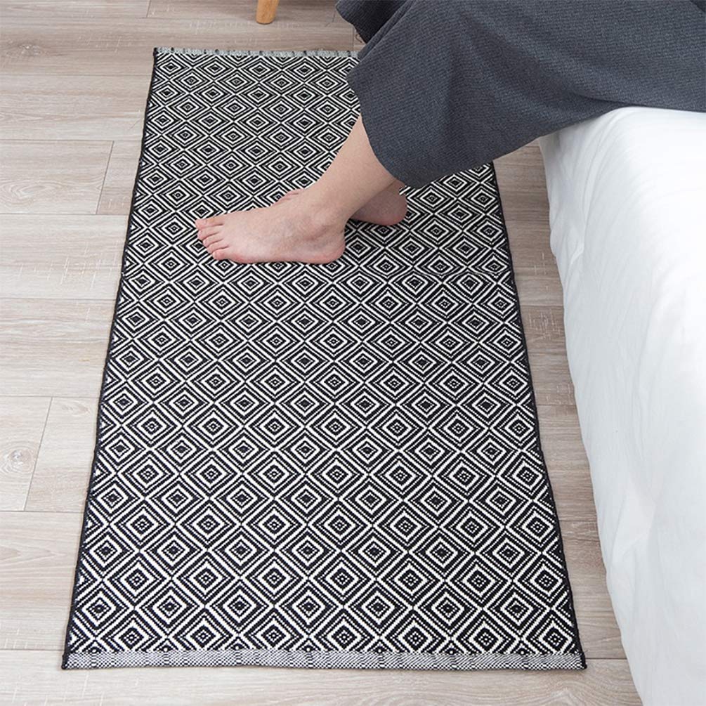 Fennco Styles Woven Classic Diamond Geometric Small Area Rug - Cotton Blend Carpet Indoor Outdoor Floor Mat for Living Room, Entryway, Bedroom and Floor Décor