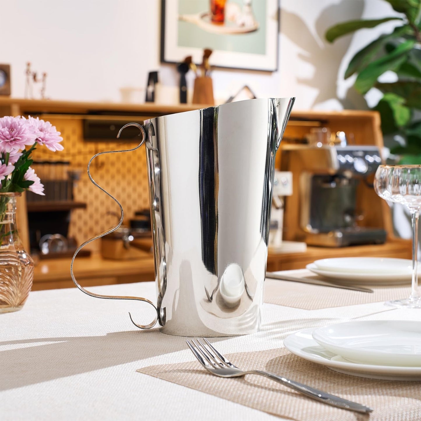 Mirror Finish Stainless Steel Swirl Pitcher 65 oz