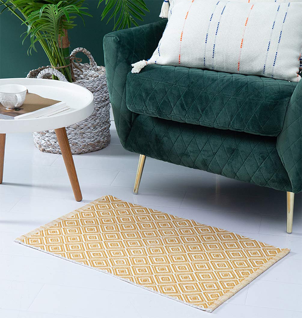Fennco Styles Woven Classic Diamond Geometric Small Area Rug - Cotton Blend Carpet Indoor Outdoor Floor Mat for Living Room, Entryway, Bedroom and Floor Décor