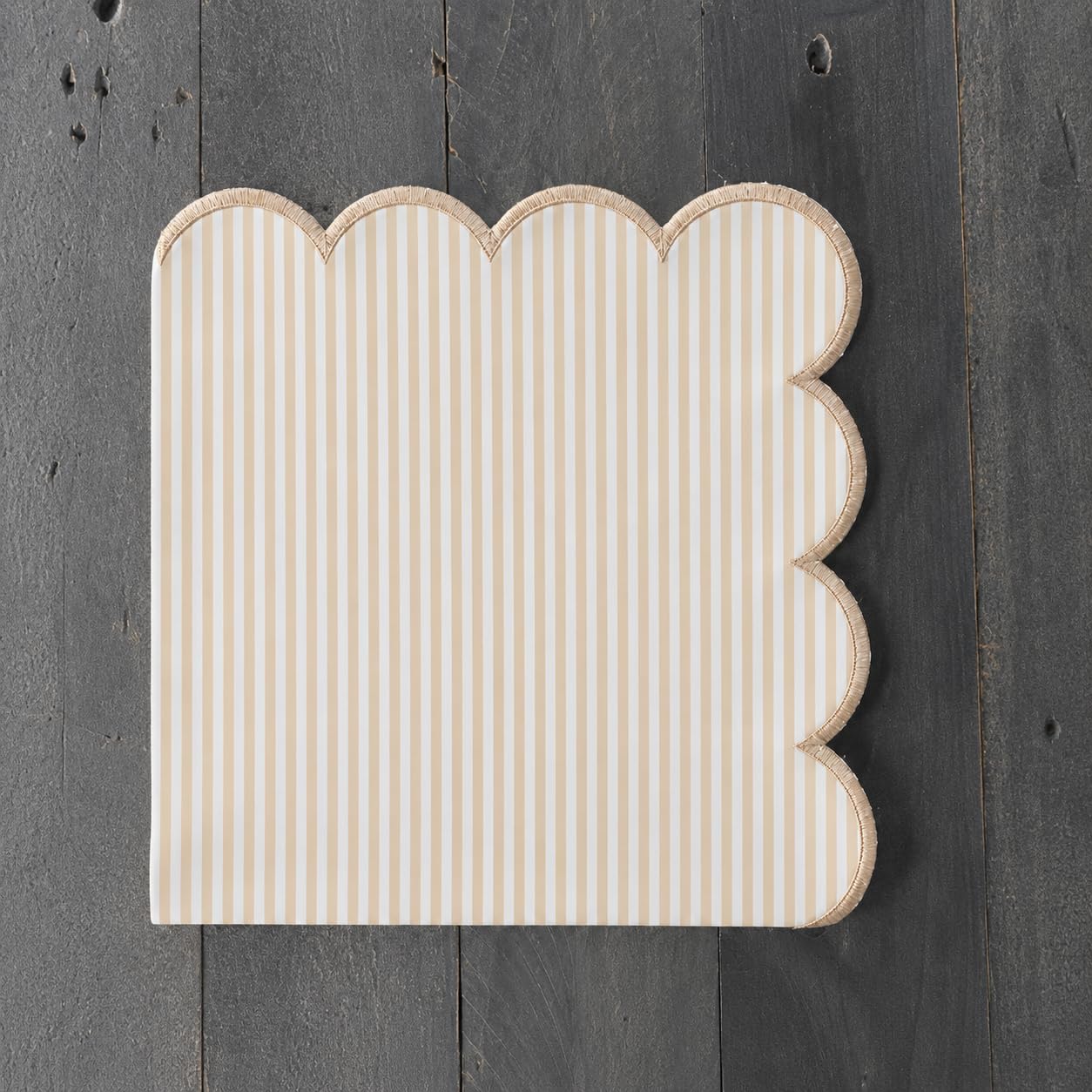 Fennco Styles Natural Scalloped Stripe Cloth Napkins 20" x 20", Set of 4 - Modern Farmhouse Table Napkins for Everyday Dining, Parties & Holiday Entertaining