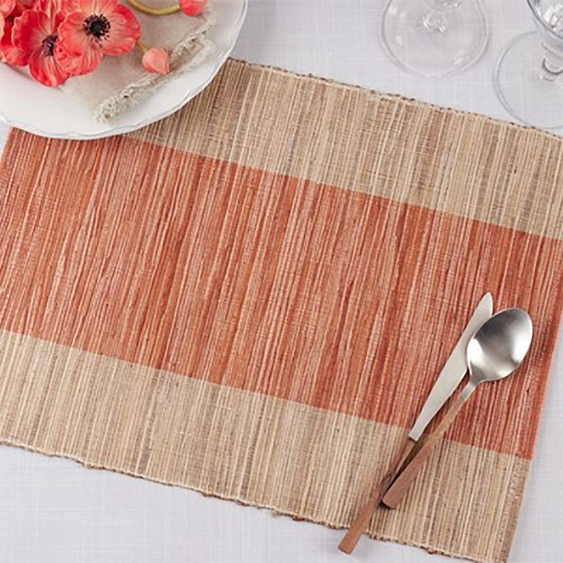 Fennco Styles Modern Water Hyacinth Banded Placemats 14 x 19 Inch, Set of 4 - Shimmering Table Mats for Home Décor, Dining Table, Banquets, Holiday and Special Events