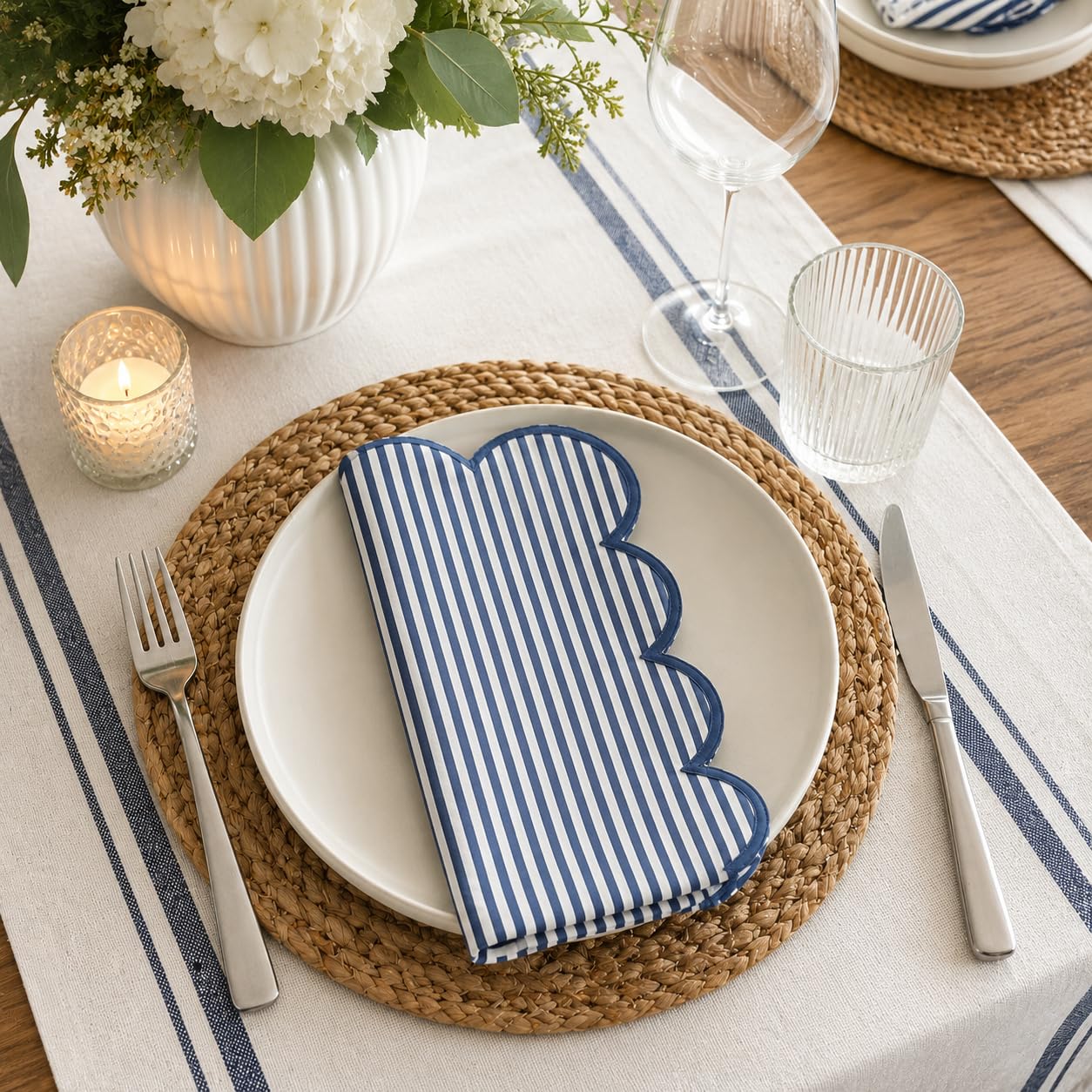 Fennco Styles Natural Scalloped Stripe Cloth Napkins 20" x 20", Set of 4 - Modern Farmhouse Table Napkins for Everyday Dining, Parties & Holiday Entertaining