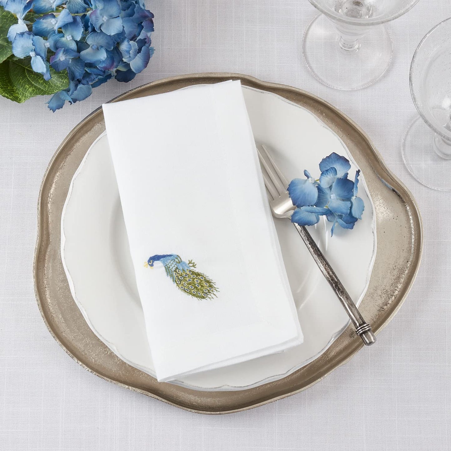 Fennco Styles Country Embroidered Pheasant Cloth Napkins 20" W x 20" L, Set of 4 - White Elegant Dinner Napkins for Dining Table, Family Gatherings, Banquets & Home Décor