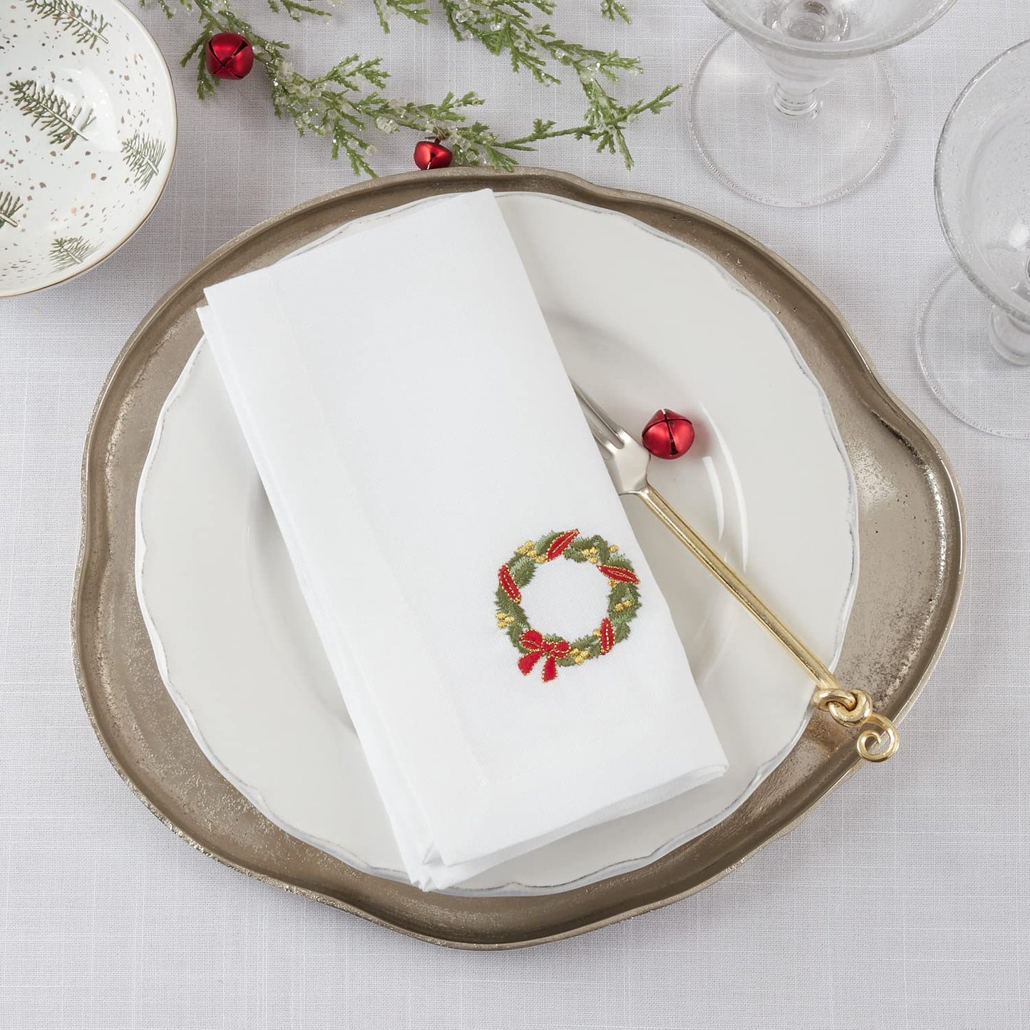 Fennco Styles Country Embroidered Pheasant Cloth Napkins 20" W x 20" L, Set of 4 - White Elegant Dinner Napkins for Dining Table, Family Gatherings, Banquets & Home Décor