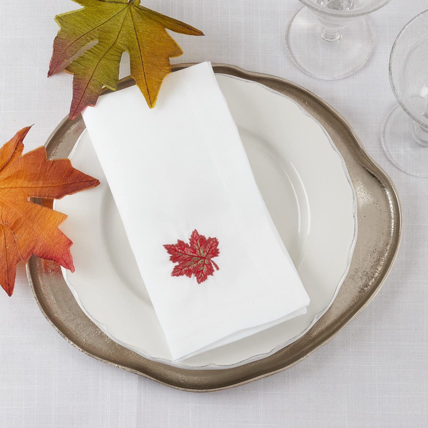 Fennco Styles Country Embroidered Pheasant Cloth Napkins 20" W x 20" L, Set of 4 - White Elegant Dinner Napkins for Dining Table, Family Gatherings, Banquets & Home Décor