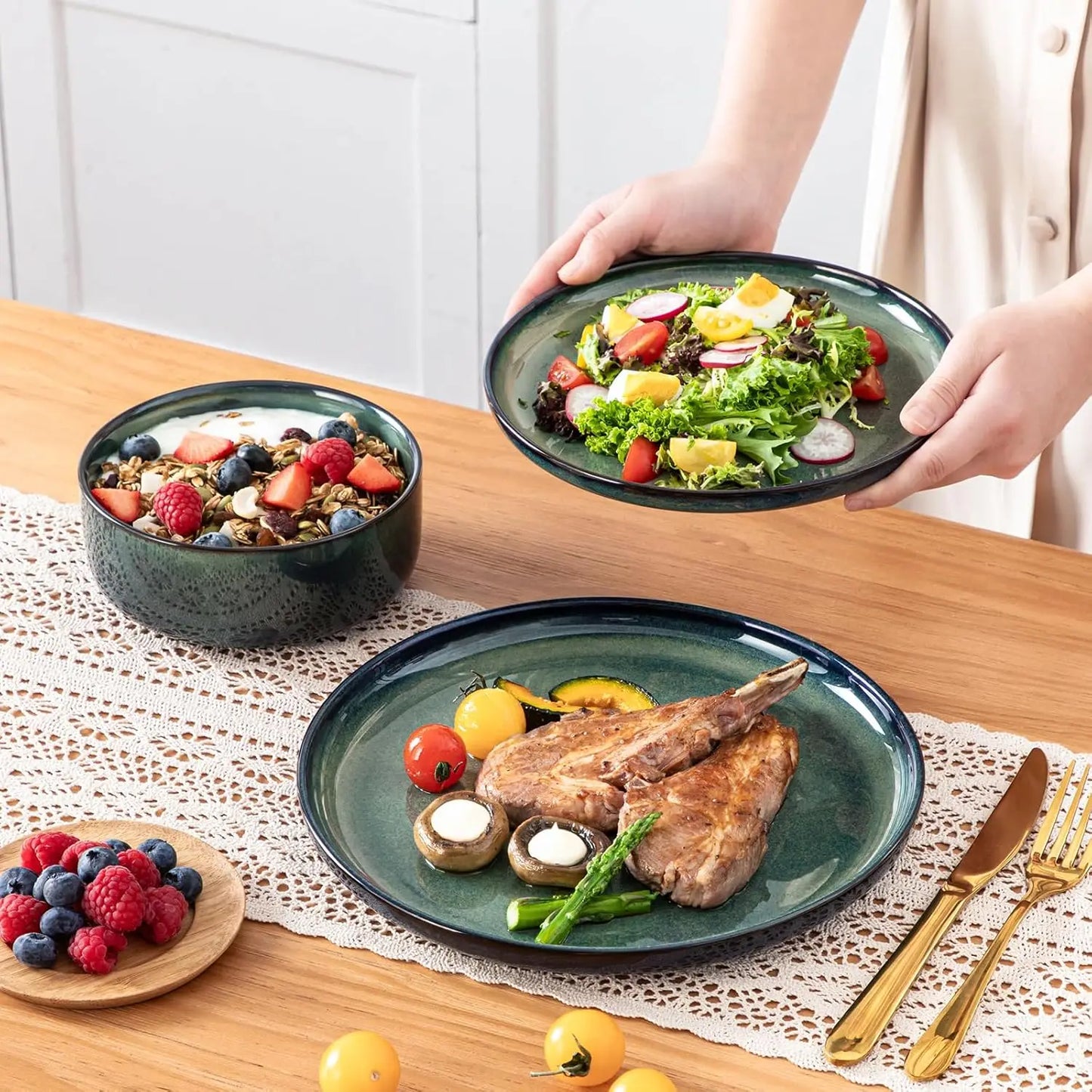 Ceramic Dinnerware Set For Four Plates And Bowls