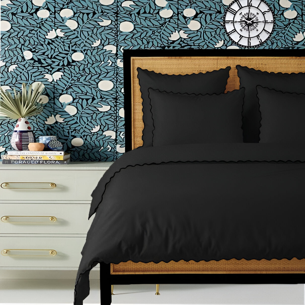 Black 400TC Cotton Small Scallop Embroidery Duvet Cover Set