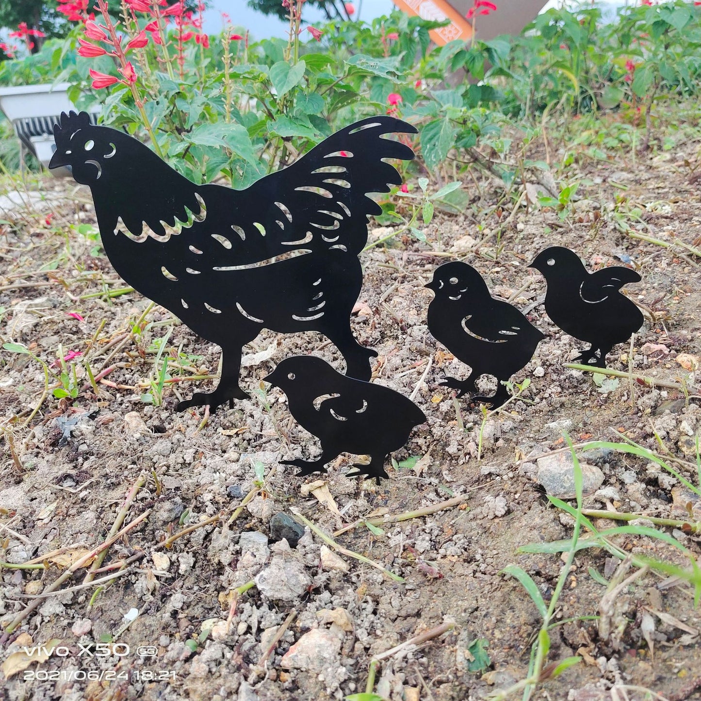 Decorative Metal Hen Chick Garden Ornament