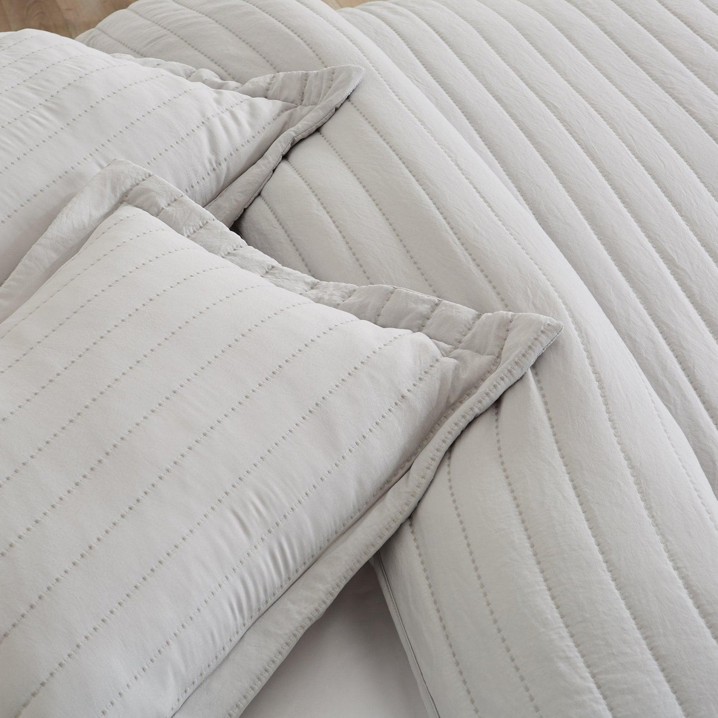 Solid Striped Quilt - Virginia Collection