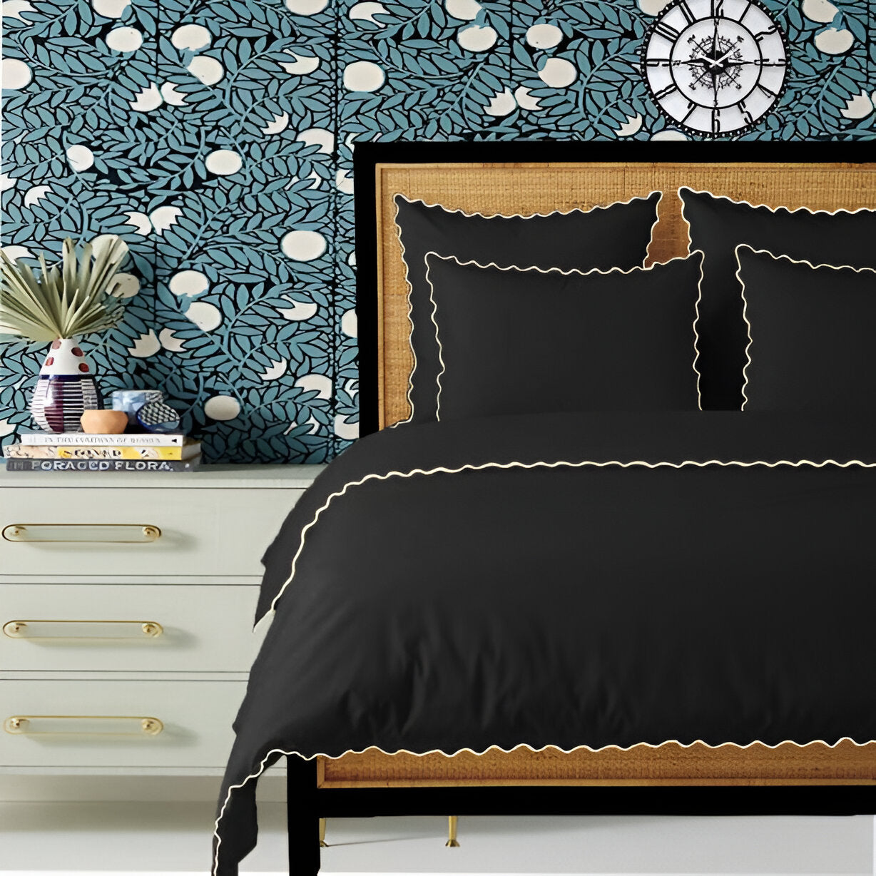 Black 400TC Cotton Small Scallop Embroidery Duvet Cover Set