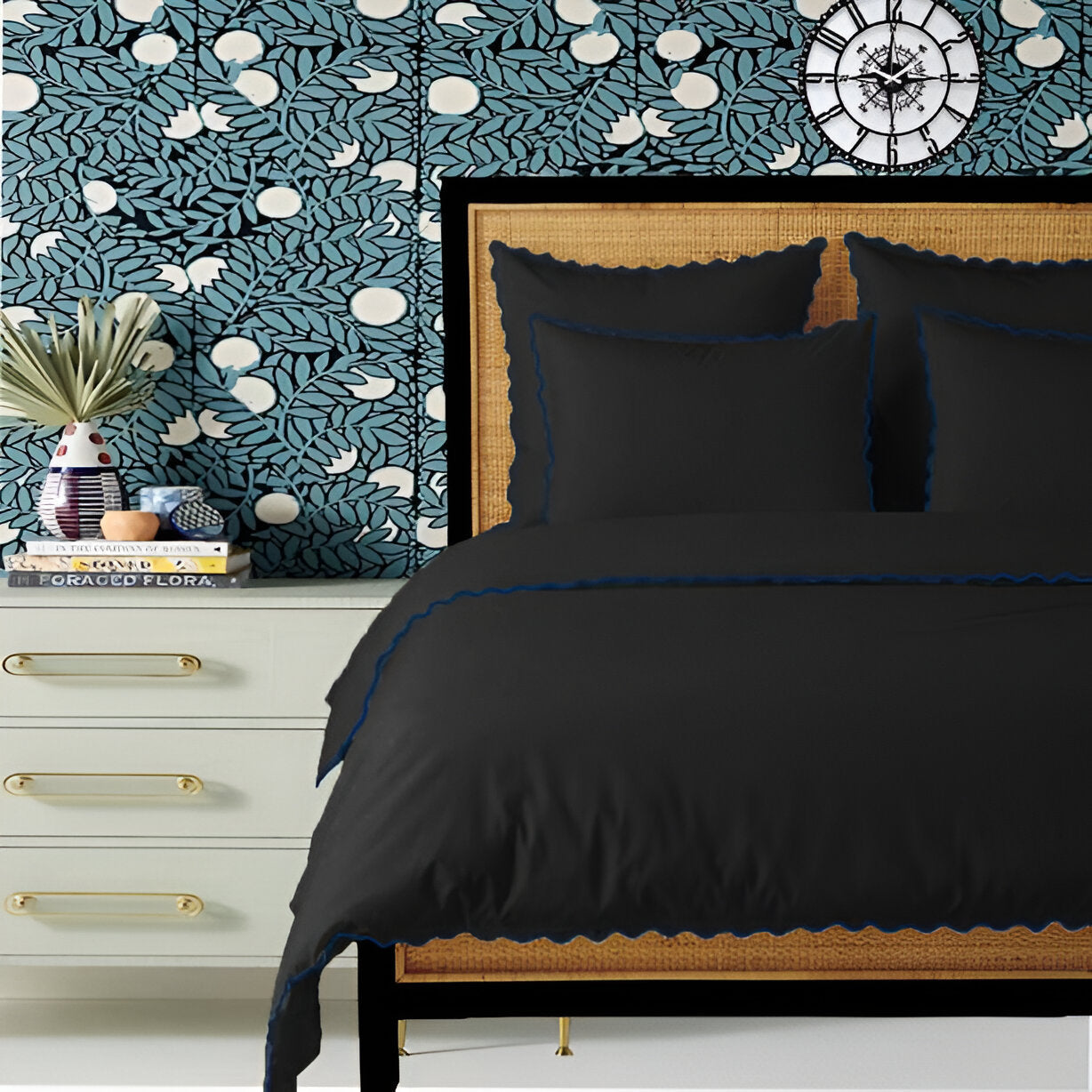 Black 400TC Cotton Small Scallop Embroidery Duvet Cover Set