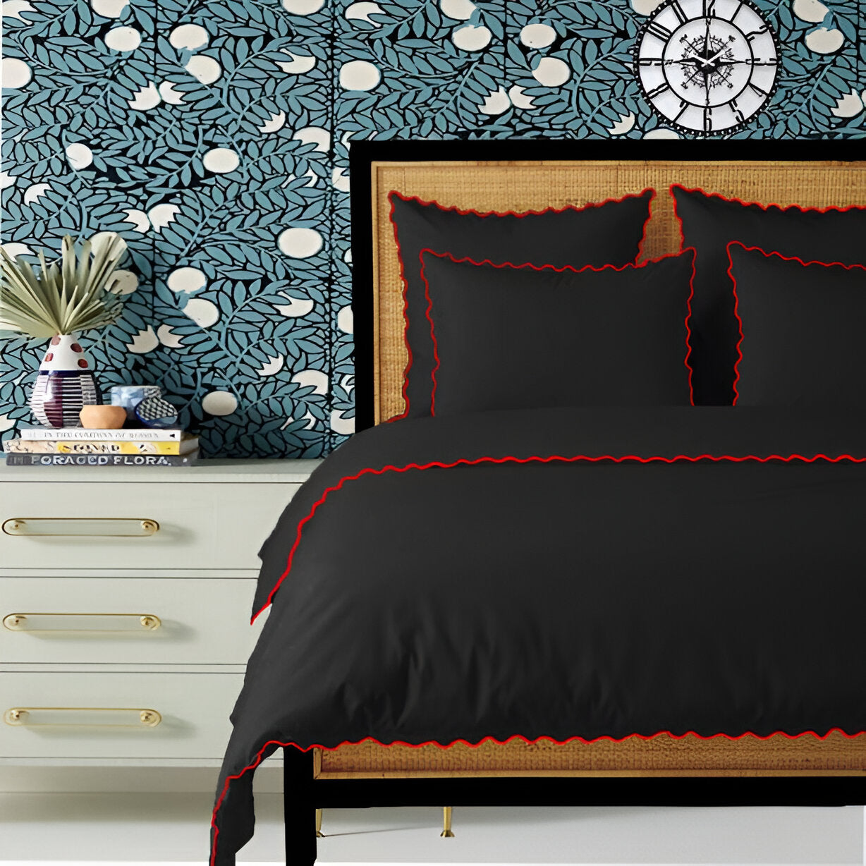 Black 400TC Cotton Small Scallop Embroidery Duvet Cover Set