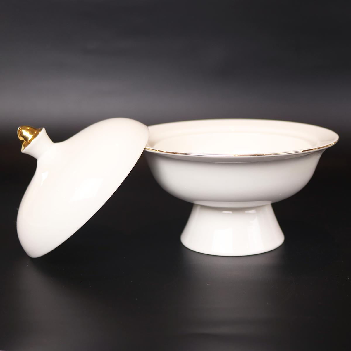 White Versaille Soup Bowl with Lid- Set of 4